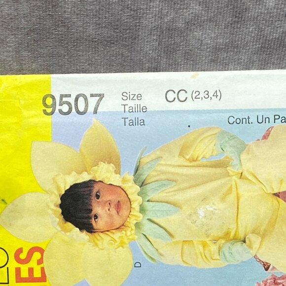 McCalls 9507 Toddler Flower Costumes Sewing Pattern CC (2-4) 1998 Uncut - Picture 2 of 8
